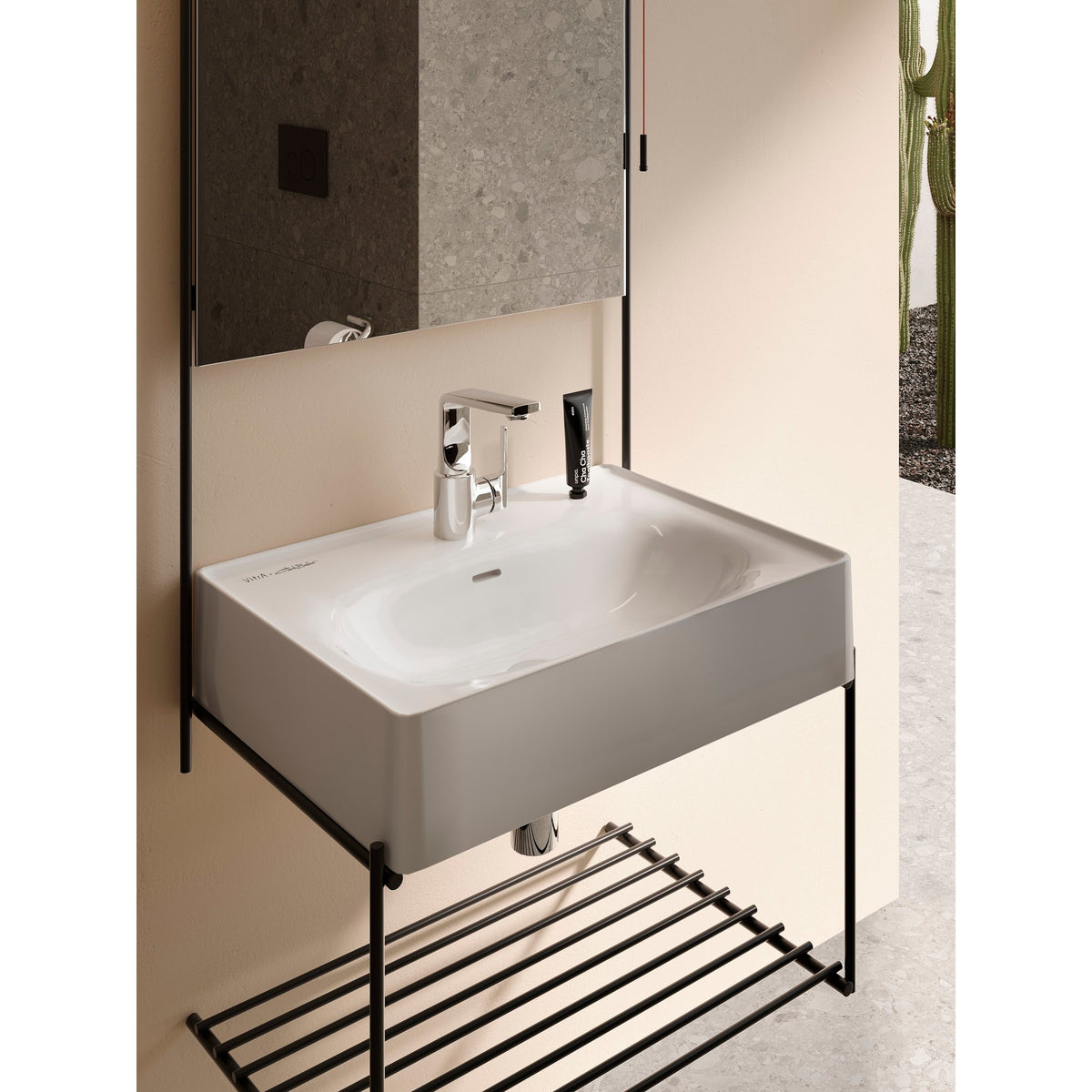 Vitra 7241B403-0001 Equal_washbasin_vertical_close_up___Equal_lavabo_dikey_yak_n_ekim_2020_02_b1581d02a6f3a44d589ab5f452b4b3e2471255e4-7.jpg