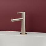 Vitra A4255634 Origin_faucet_square_close_up___Origin_armat_r_kare_yak_n_ekim_2020_06__80100d0232417523744f2d1aec95709d89fc0154-1.jpg